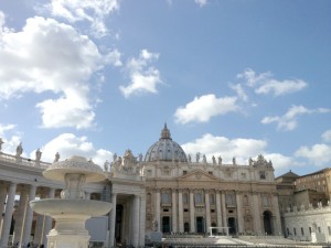 St. Peter's Square in Rome | | 15 Must-Visit Places on Your First Visit to Rome | BrowsingRome.com